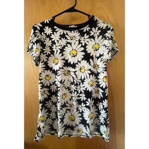 Daisy Print Flutter Sleeve Top 🌼